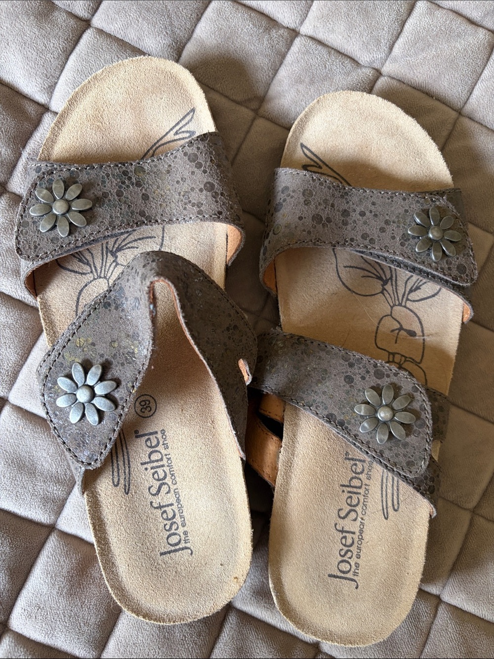 Josef Seibel Brown Floral Metal Accent Slide Sandals, Size 8, New